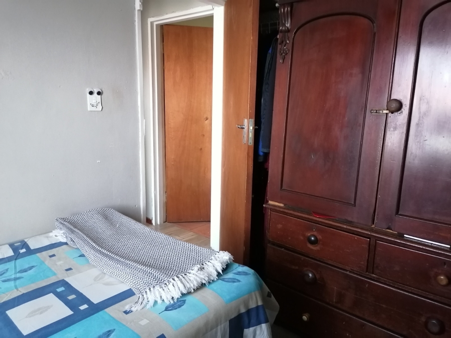 2 Bedroom Property for Sale in Grassy Park Western Cape